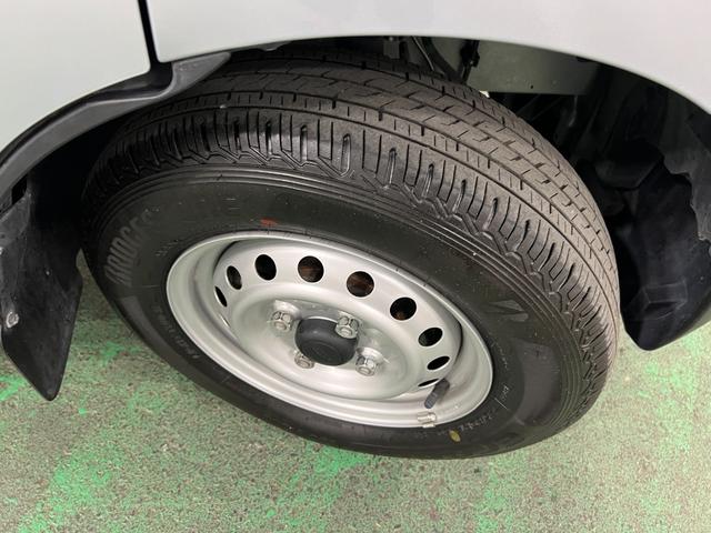 ハイゼットカーゴDX 走行29646キロ/車検整備付/ナビ/バックカメラ1年保証・走行距離無制限 ブルートゥース DVD ドラレコ ETC クリアランスソナー オートライト アイドリングストップ(埼玉県)の中古車