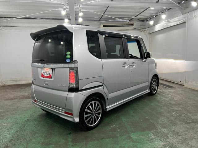 Ｎ−ＢＯＸカスタムＧ・ターボＬパッケージ　走行６３２９６キロ／ナビ／Ｂカメラ１年保証距離無制限　走行距離６３２９２キロ　フルセグナビ　バックカメラ　ブルートゥース　純正マット　サイドエアバッグ　ＬＥＤヘッドランプ　両側電動スライドドア（埼玉県）の中古車