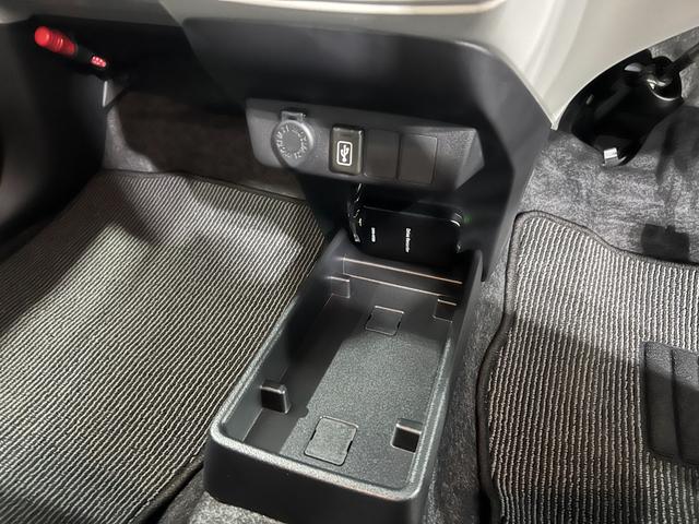 ミライースX SAIII 走行8404キロ/フルセグナビ/バックカメラ1年保証・走行距離無制限 走行キロ 助手席エアバック オートライト オートマチックハイビーム クリアランスソナー アイドリングストップ(埼玉県)の中古車