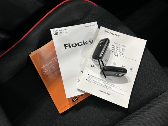 ロッキーG 走行35595キロ/車検整備付/ナビ/全周囲カメラ1年保証・走行距離無制限 ETC ブルートゥース ドラレコ サイドエアバック クリアランスソナー オートマチックハイビーム オートライト LEDヘッドライト シートヒーター(埼玉県)の中古車