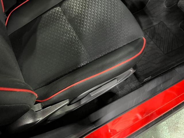 ロッキーG 走行27536キロ/純正9インチフルセグナビ/ドラレコ1年保証距離無制限 走行距離27536キロ 純正フルセグナビ バックカメラ ドラレコ 純正マット サイドエアバッグ LEDヘッドランプ アイドリングストップ シートヒーター オート格納式ドアミラー(埼玉県)の中古車