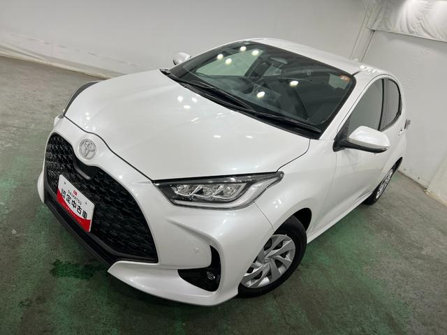 ヤリスG 走行6571キロ/フルセグナビ/バックカメラ/ドラレコ1年保証距離無制限 走行距離6571キロ フルセグナビ バックカメラ ドラレコ 純正マット サイドエアバッグ LEDヘッドランプ シートヒーター 電動格納式ドアミラー(埼玉県)の中古車