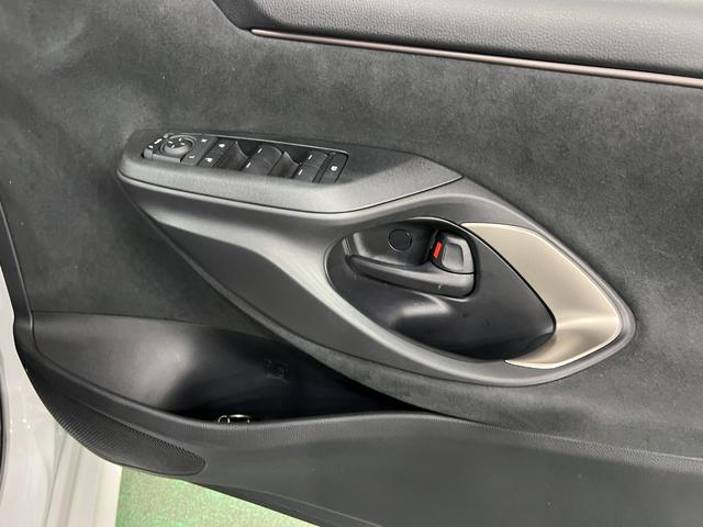 ヤリスG 走行6571キロ/フルセグナビ/バックカメラ/ドラレコ1年保証距離無制限 走行距離6571キロ フルセグナビ バックカメラ ドラレコ 純正マット サイドエアバッグ LEDヘッドランプ シートヒーター 電動格納式ドアミラー(埼玉県)の中古車