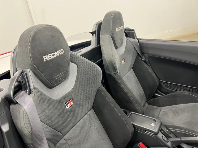 コペンGR スポーツ 走行11300キロ/純正ナビ/ドラレコ1年保証距離無制限 走行距離11300キロ 純正フルセグナビ バックカメラ ドラレコ 純正マット LEDヘッドランプ アイドリングストップ シートヒーター(埼玉県)の中古車