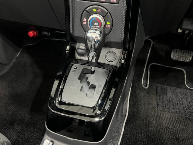 コペンGR スポーツ 走行11300キロ/純正ナビ/ドラレコ1年保証距離無制限 走行距離11300キロ 純正フルセグナビ バックカメラ ドラレコ 純正マット LEDヘッドランプ アイドリングストップ シートヒーター(埼玉県)の中古車