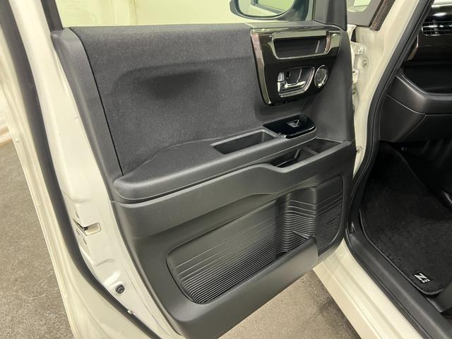 N−BOXカスタムG・Lホンダセンシング 走行100202キロ/ナビ/Bカメラ1年保証距離無制限 走行距離100202キロ フルセグナビ バックカメラ ブルートゥース 純正マット サイドエアバッグ LEDヘッドランプ 両側電動スライドドア(埼玉県)の中古車