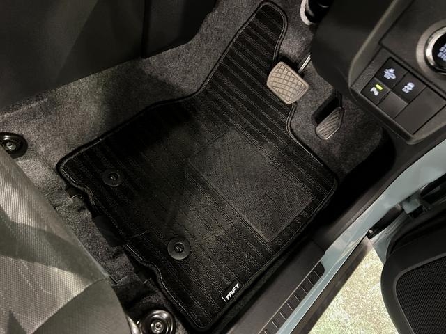 タフトGターボ クロムベンチャー 走行8264キロ/ナビ/ドラレコ1年保証距離無制限 走行距離8264キロ 純正フルセグナビ パノラマモニター ドラレコ 純正マット サイドエアバッグ LEDヘッドランプ アイドリングストップ シートヒーター オート格納式ドアミラー(埼玉県)の中古車