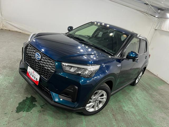 ロッキーX HEV 走行23キロ/LEDヘッドランプ/純正マット1年保証距離無制限 走行距離23キロ 純正マット サイドエアバッグ クリアランスソナー オートライト LEDヘッドランプ オート格納式ドアミラー 電動パーキングブレーキ(埼玉県)の中古車