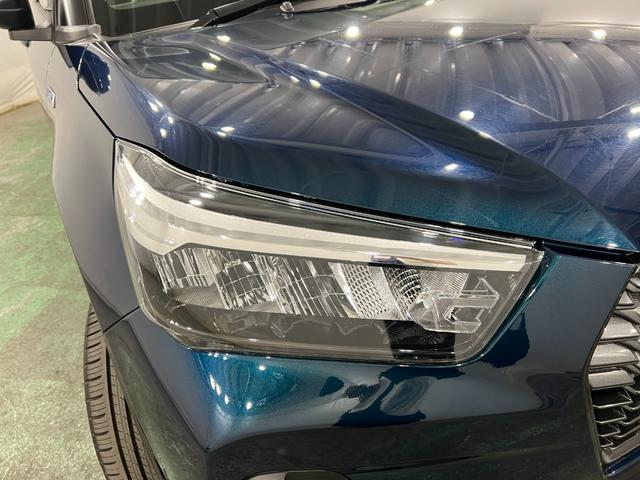 ロッキーX HEV 走行23キロ/LEDヘッドランプ/純正マット1年保証距離無制限 走行距離23キロ 純正マット サイドエアバッグ クリアランスソナー オートライト LEDヘッドランプ オート格納式ドアミラー 電動パーキングブレーキ(埼玉県)の中古車