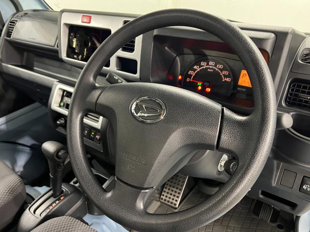 ハイゼットトラックジャンボSAIIIt 走行25158キロ/タイヤ4本交換1年保証・走行距離無制限 4WD 助手席エアバック ETC 純正カーペットマット クリアランスソナー オートライト LEDヘッドライト(埼玉県)の中古車