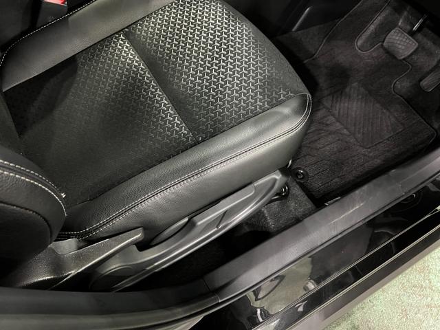 ロッキープレミアムG 走行12053キロ/クリアランスソナー一年保証・走行距離無制限 助手席エアバック 純正カーペットマット サイドエアバック クリアランスソナー オートライト LEDヘッドライト シートヒーター アイドリングストップ(埼玉県)の中古車