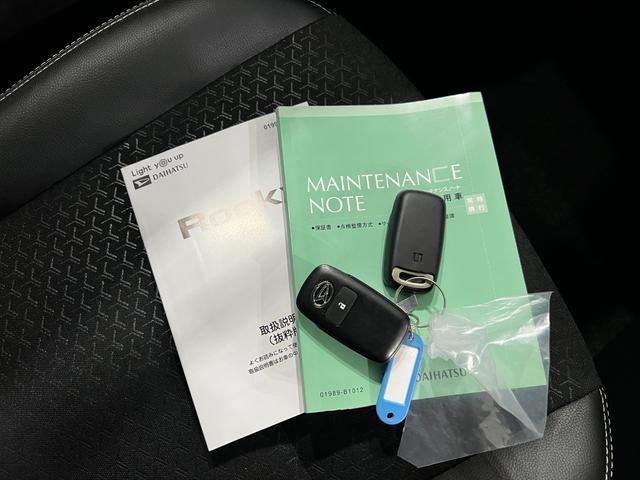 ロッキープレミアムG 走行12053キロ/クリアランスソナー一年保証・走行距離無制限 助手席エアバック 純正カーペットマット サイドエアバック クリアランスソナー オートライト LEDヘッドライト シートヒーター アイドリングストップ(埼玉県)の中古車