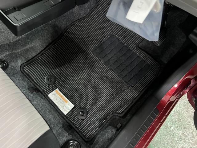 ミライースX SAIII 走行1483キロ/LEDヘッドランプ/マット1年保証距離無制限 走行距離1483キロ 純正カーペットマット 助手席エアバッグ クリアランスソナー オートマチックハイビーム LEDヘッドランプ アイドリングストップ 電動格納式ドアミラー(埼玉県)の中古車