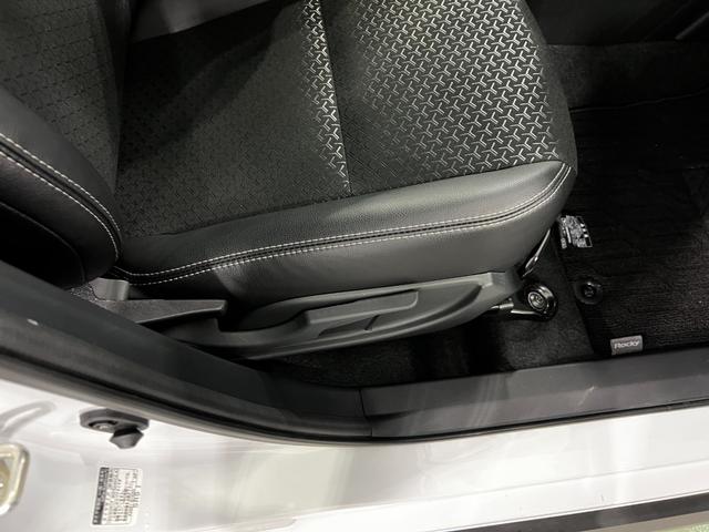 ロッキープレミアムＧ　走行５９９９キロ／クリアランスソナー一年保証・走行距離無制限　助手席エアバック　純正カーペットマット　サイドエアバック　クリアランスソナー　オートライト　ＬＥＤヘッドライト　シートヒーター　アイドリングストップ（埼玉県）の中古車