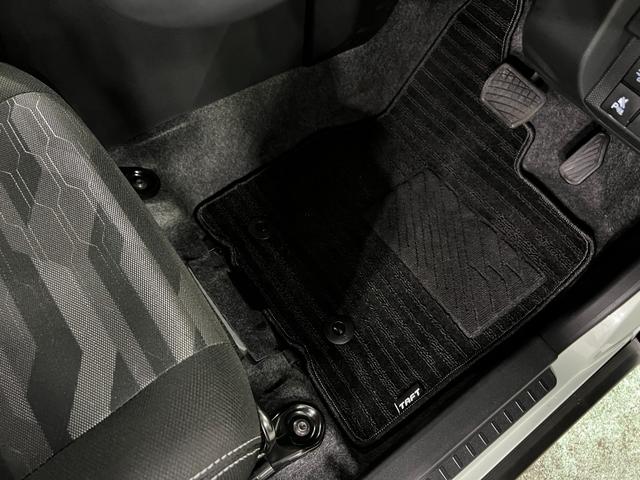 タフトG ダーククロムベンチャー 走行1320キロ/オートライト一年保証・走行距離無制限走行 助手席エアバック 純正カーペットマット サイドエアバック クリアランスソナー オートライト LEDヘッドライト シートヒーター アイドリングストップ(埼玉県)の中古車
