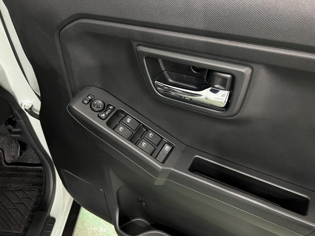 タフトG ダーククロムベンチャー 走行1320キロ/オートライト一年保証・走行距離無制限走行 助手席エアバック 純正カーペットマット サイドエアバック クリアランスソナー オートライト LEDヘッドライト シートヒーター アイドリングストップ(埼玉県)の中古車