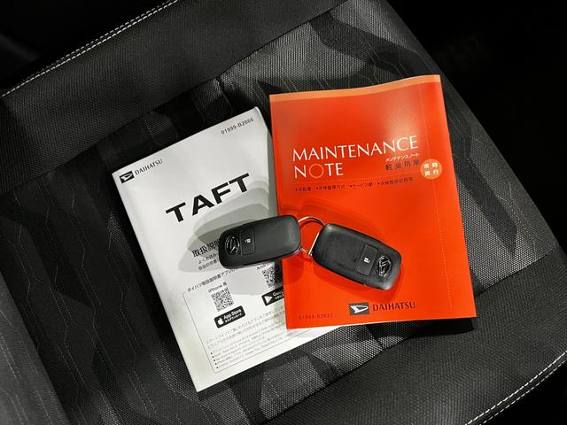タフトG ダーククロムベンチャー 走行1320キロ/オートライト一年保証・走行距離無制限走行 助手席エアバック 純正カーペットマット サイドエアバック クリアランスソナー オートライト LEDヘッドライト シートヒーター アイドリングストップ(埼玉県)の中古車
