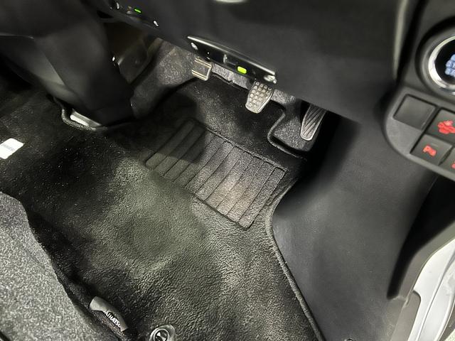 ハイゼットカーゴクルーズ 走行21093キロ/フルセグナビ/ドラレコ1年保証距離無制限 走行距離21093キロ フルセグナビ バックカメラ ドラレコ 純正マット LEDヘッドランプ アイドリングストップ 両側スライドドア 電動格納式ドアミラー プッシュボタンスタート(埼玉県)の中古車