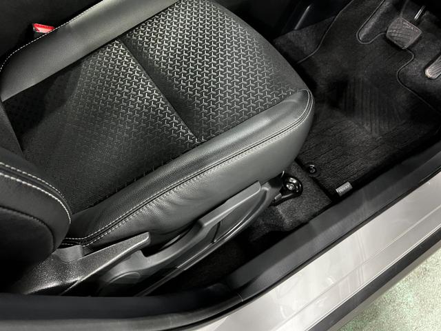 ロッキープレミアムＧ　ＨＥＶ　走行１１８８２キロ　衝突回避支援１年保証・走行距離無制限　クリアランスソナー　サイドエアバック　オートマチックハイビーム　オートライト　ＬＥＤヘッドライト　シートヒーター（埼玉県）の中古車