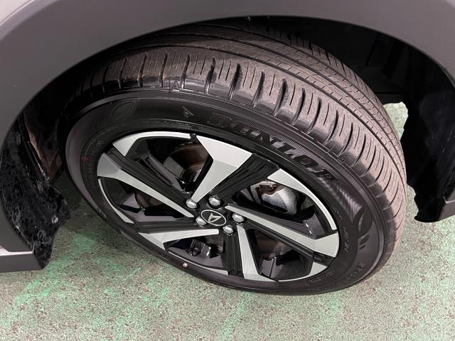 ロッキープレミアムＧ　ＨＥＶ　走行１１８８２キロ　衝突回避支援１年保証・走行距離無制限　クリアランスソナー　サイドエアバック　オートマチックハイビーム　オートライト　ＬＥＤヘッドライト　シートヒーター（埼玉県）の中古車