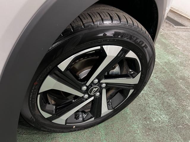 ロッキープレミアムＧ　ＨＥＶ　走行１１８８２キロ　衝突回避支援１年保証・走行距離無制限　クリアランスソナー　サイドエアバック　オートマチックハイビーム　オートライト　ＬＥＤヘッドライト　シートヒーター（埼玉県）の中古車