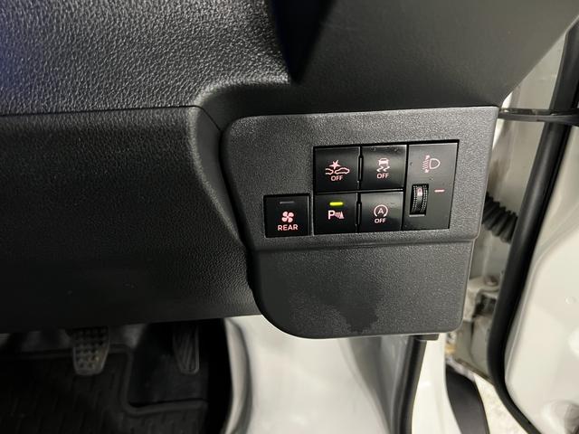 ハイゼットカーゴＤＸ　走行２５５１５キロ／ＣＤチューナー／４ＷＤ／オートマ一年保証・走行距離無制限　クリアランスソナー　オートライト　アイドリングストップ　４ＷＤ　ＣＤチューナー　キーレス　純正マット（埼玉県）の中古車