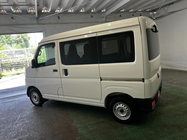 ハイゼットカーゴＤＸ　走行２５５１５キロ／ＣＤチューナー／４ＷＤ／オートマ一年保証・走行距離無制限　クリアランスソナー　オートライト　アイドリングストップ　４ＷＤ　ＣＤチューナー　キーレス　純正マット（埼玉県）の中古車