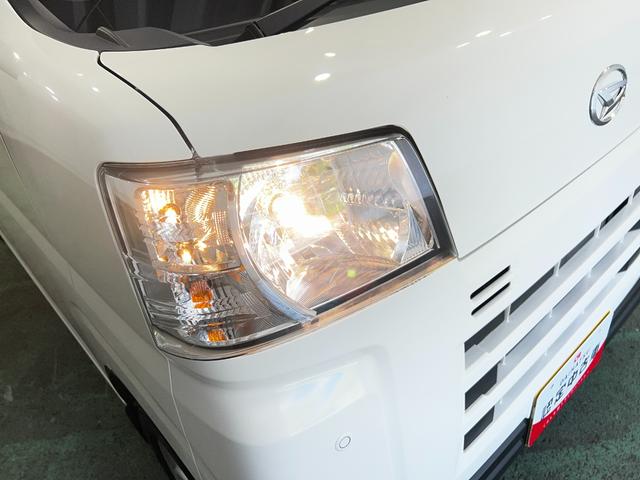 ハイゼットカーゴＤＸ　走行２５５１５キロ／ＣＤチューナー／４ＷＤ／オートマ一年保証・走行距離無制限　クリアランスソナー　オートライト　アイドリングストップ　４ＷＤ　ＣＤチューナー　キーレス　純正マット（埼玉県）の中古車