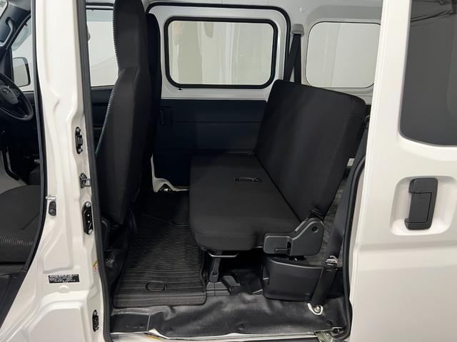 ハイゼットカーゴＤＸ　走行２５５１５キロ／ＣＤチューナー／４ＷＤ／オートマ一年保証・走行距離無制限　クリアランスソナー　オートライト　アイドリングストップ　４ＷＤ　ＣＤチューナー　キーレス　純正マット（埼玉県）の中古車