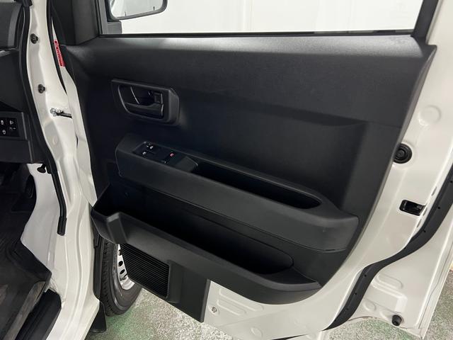 ハイゼットカーゴＤＸ　走行２５５１５キロ／ＣＤチューナー／４ＷＤ／オートマ一年保証・走行距離無制限　クリアランスソナー　オートライト　アイドリングストップ　４ＷＤ　ＣＤチューナー　キーレス　純正マット（埼玉県）の中古車