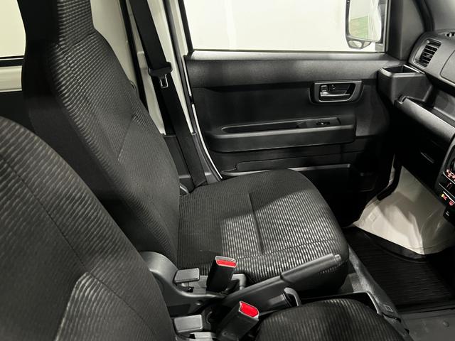 ハイゼットカーゴＤＸ　走行２５５１５キロ／ＣＤチューナー／４ＷＤ／オートマ一年保証・走行距離無制限　クリアランスソナー　オートライト　アイドリングストップ　４ＷＤ　ＣＤチューナー　キーレス　純正マット（埼玉県）の中古車