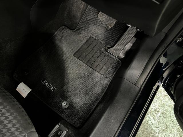 デミオ15S 走行59619キロ/車検整備付/ナビ/全周囲カメラ一年保証・走行距離無制限 フルセグナビ Bluetooth 全周囲カメラ ドラレコ ETC クリアランスソナー オートライト LEDヘッドライト シートヒーター(埼玉県)の中古車
