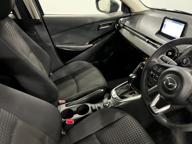 デミオ15S 走行59619キロ/車検整備付/ナビ/全周囲カメラ一年保証・走行距離無制限 フルセグナビ Bluetooth 全周囲カメラ ドラレコ ETC クリアランスソナー オートライト LEDヘッドライト シートヒーター(埼玉県)の中古車