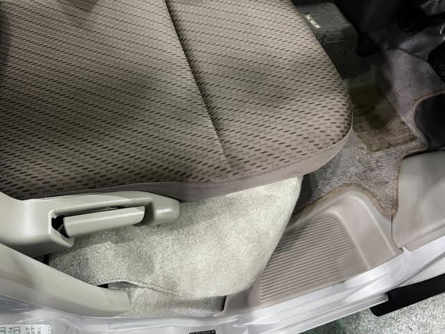 スクラムPC 走行29388キロ/4WD/ETC/MT一年保証・走行距離無制限 助手席エアバック 純正カーペットマット CDチューナー ETC 4WD キーレス 走行29388キロ(埼玉県)の中古車