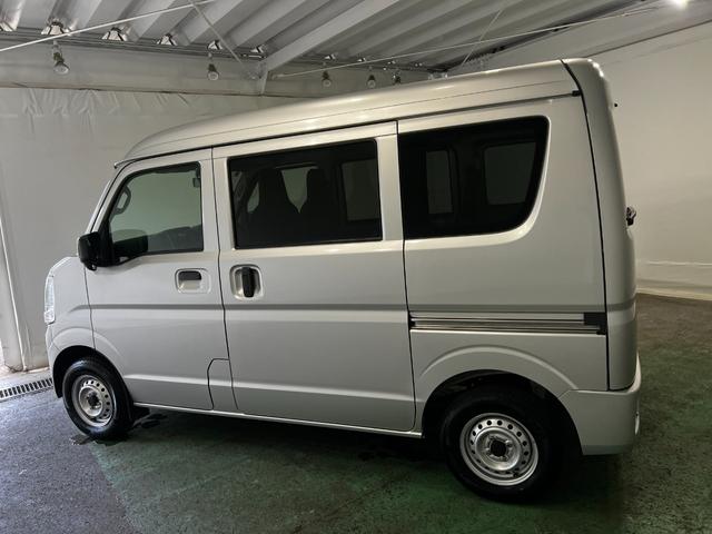 スクラムPC 走行29388キロ/4WD/ETC/MT一年保証・走行距離無制限 助手席エアバック 純正カーペットマット CDチューナー ETC 4WD キーレス 走行29388キロ(埼玉県)の中古車