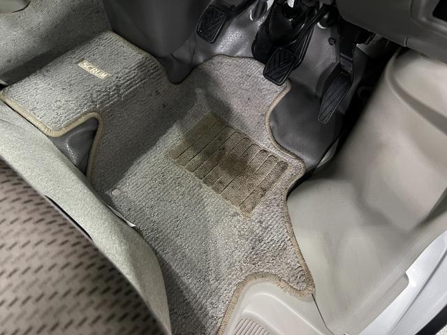 スクラムPC 走行29388キロ/4WD/ETC/MT一年保証・走行距離無制限 助手席エアバック 純正カーペットマット CDチューナー ETC 4WD キーレス 走行29388キロ(埼玉県)の中古車
