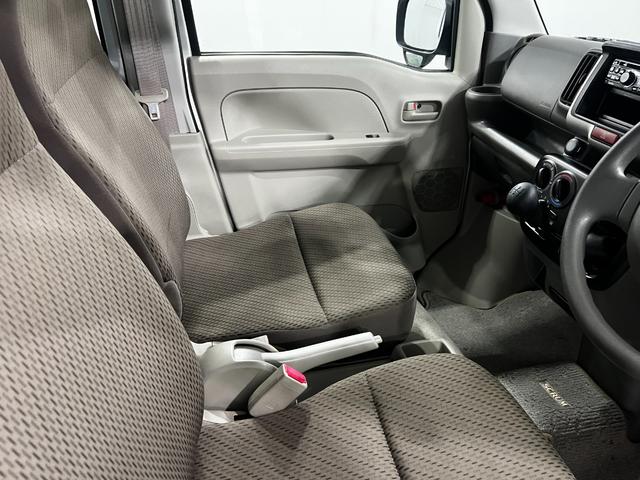 スクラムPC 走行29388キロ/4WD/ETC/MT一年保証・走行距離無制限 助手席エアバック 純正カーペットマット CDチューナー ETC 4WD キーレス 走行29388キロ(埼玉県)の中古車