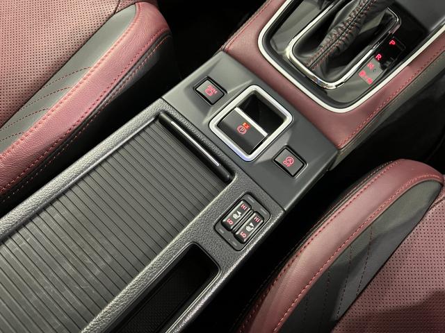 レヴォーグ1.6STIスポーツアイサイト 雹害/4WD/車検整備付1年保証距離無制限 走行距離31962キロ 4WD フルセグナビ バックカメラ ブルートゥース 純正マット サイドエアバッグ LEDヘッドランプ アイドリングストップ シートヒーター(埼玉県)の中古車