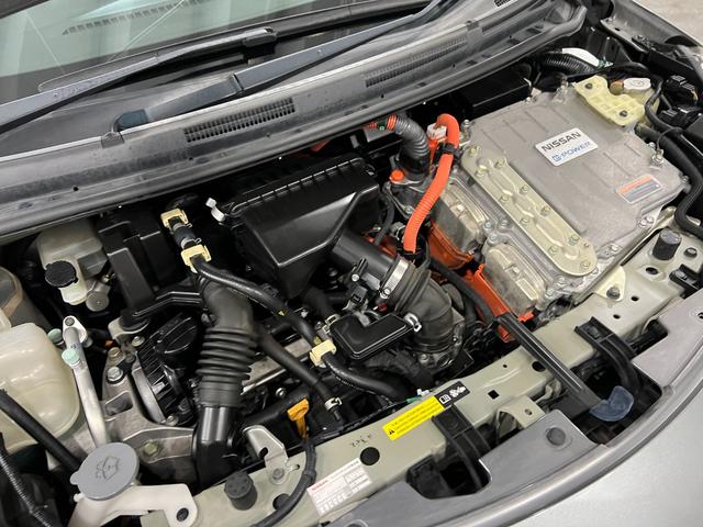 ノートｅ−パワーＸ　走行８２６９１キロ／車検整備付／タイヤ４本交換一年保証・走行距離無制限　フルセグナビ　Ｂｌｕｅｔｏｏｔｈ　全周囲カメラ　ＥＴＣ　サイドエアバック　オートライト　純正カーペットマット（埼玉県）の中古車
