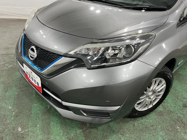 ノートｅ−パワーＸ　走行８２６９１キロ／車検整備付／タイヤ４本交換一年保証・走行距離無制限　フルセグナビ　Ｂｌｕｅｔｏｏｔｈ　全周囲カメラ　ＥＴＣ　サイドエアバック　オートライト　純正カーペットマット（埼玉県）の中古車