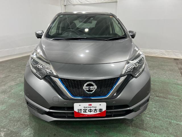 ノートｅ−パワーＸ　走行８２６９１キロ／車検整備付／タイヤ４本交換一年保証・走行距離無制限　フルセグナビ　Ｂｌｕｅｔｏｏｔｈ　全周囲カメラ　ＥＴＣ　サイドエアバック　オートライト　純正カーペットマット（埼玉県）の中古車