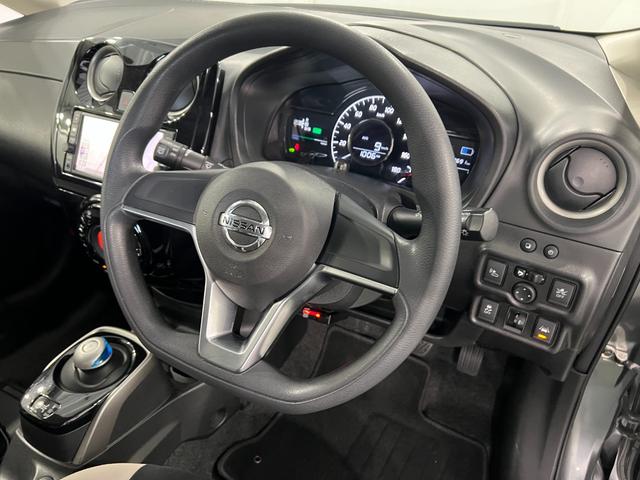 ノートｅ−パワーＸ　走行８２６９１キロ／車検整備付／タイヤ４本交換一年保証・走行距離無制限　フルセグナビ　Ｂｌｕｅｔｏｏｔｈ　全周囲カメラ　ＥＴＣ　サイドエアバック　オートライト　純正カーペットマット（埼玉県）の中古車