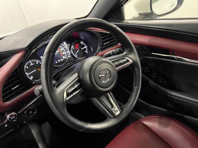 MAZDA3ファストバックXDバーガンディ セレクション 走行88137キロ ナビ一年保証・走行距離無制限 タイヤ4本交換 Bluetooth 全周囲カメラ ドラレコ ETC オートライト LEDヘッドライト(埼玉県)の中古車