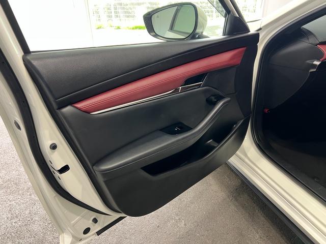 MAZDA3ファストバックXDバーガンディ セレクション 走行88137キロ ナビ一年保証・走行距離無制限 タイヤ4本交換 Bluetooth 全周囲カメラ ドラレコ ETC オートライト LEDヘッドライト(埼玉県)の中古車