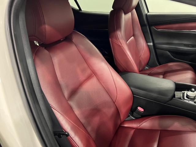 MAZDA3ファストバックXDバーガンディ セレクション 走行88137キロ ナビ一年保証・走行距離無制限 タイヤ4本交換 Bluetooth 全周囲カメラ ドラレコ ETC オートライト LEDヘッドライト(埼玉県)の中古車