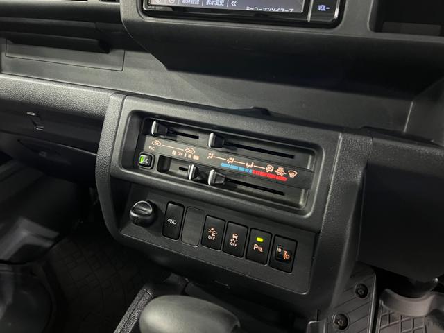 ピクシストラックエクストラSAIIIt 走行16040キロ/4WD/AT一年保証・走行距離無制限 フルセグナビ Bluetooth オートライト LEDヘッドライト 助手席エアバック 純正マット(埼玉県)の中古車