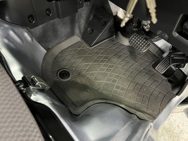ピクシストラックエクストラSAIIIt 走行16040キロ/4WD/AT一年保証・走行距離無制限 フルセグナビ Bluetooth オートライト LEDヘッドライト 助手席エアバック 純正マット(埼玉県)の中古車