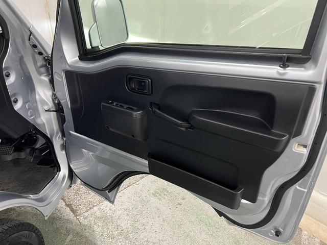 ピクシストラックエクストラSAIIIt 走行16040キロ/4WD/AT一年保証・走行距離無制限 フルセグナビ Bluetooth オートライト LEDヘッドライト 助手席エアバック 純正マット(埼玉県)の中古車