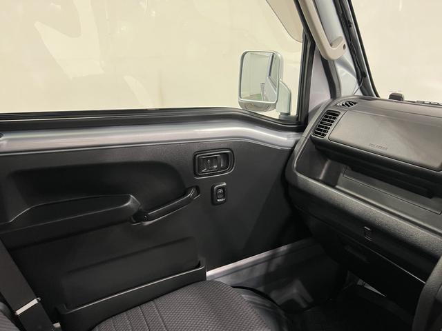 ピクシストラックエクストラSAIIIt 走行16040キロ/4WD/AT一年保証・走行距離無制限 フルセグナビ Bluetooth オートライト LEDヘッドライト 助手席エアバック 純正マット(埼玉県)の中古車