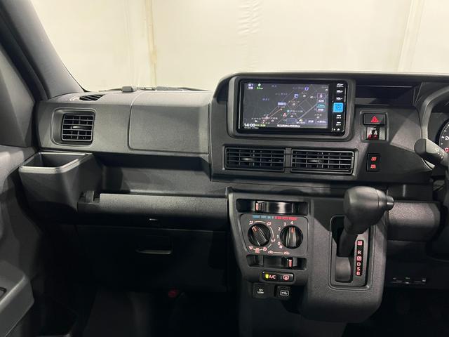 ハイゼットカーゴクルーズターボ　走行２８６５２キロ／４ＷＤ／バックカメラ一年保証・走行距離無制限　フルセグナビ　Ｂｌｕｅｔｏｏｔｈ　バックカメラ　ＥＴＣ　クリアランスソナー　オートライト　ＬＥＤヘッドライト　両側電動スライドドア（埼玉県）の中古車